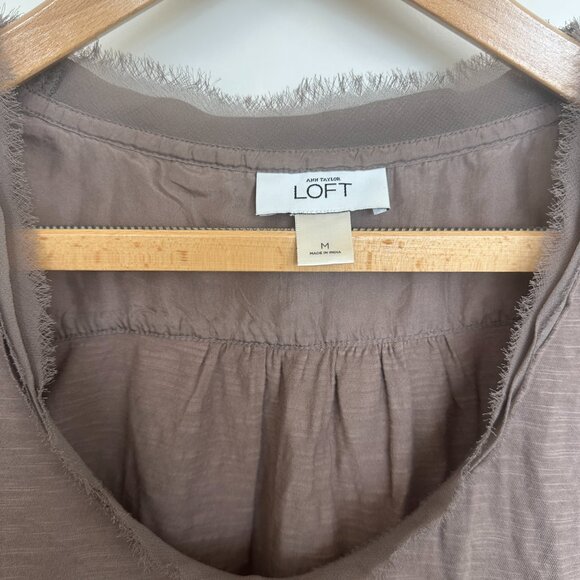 Ann Taylor Loft Women's Medium Scoop Top - Picture 2 of 3